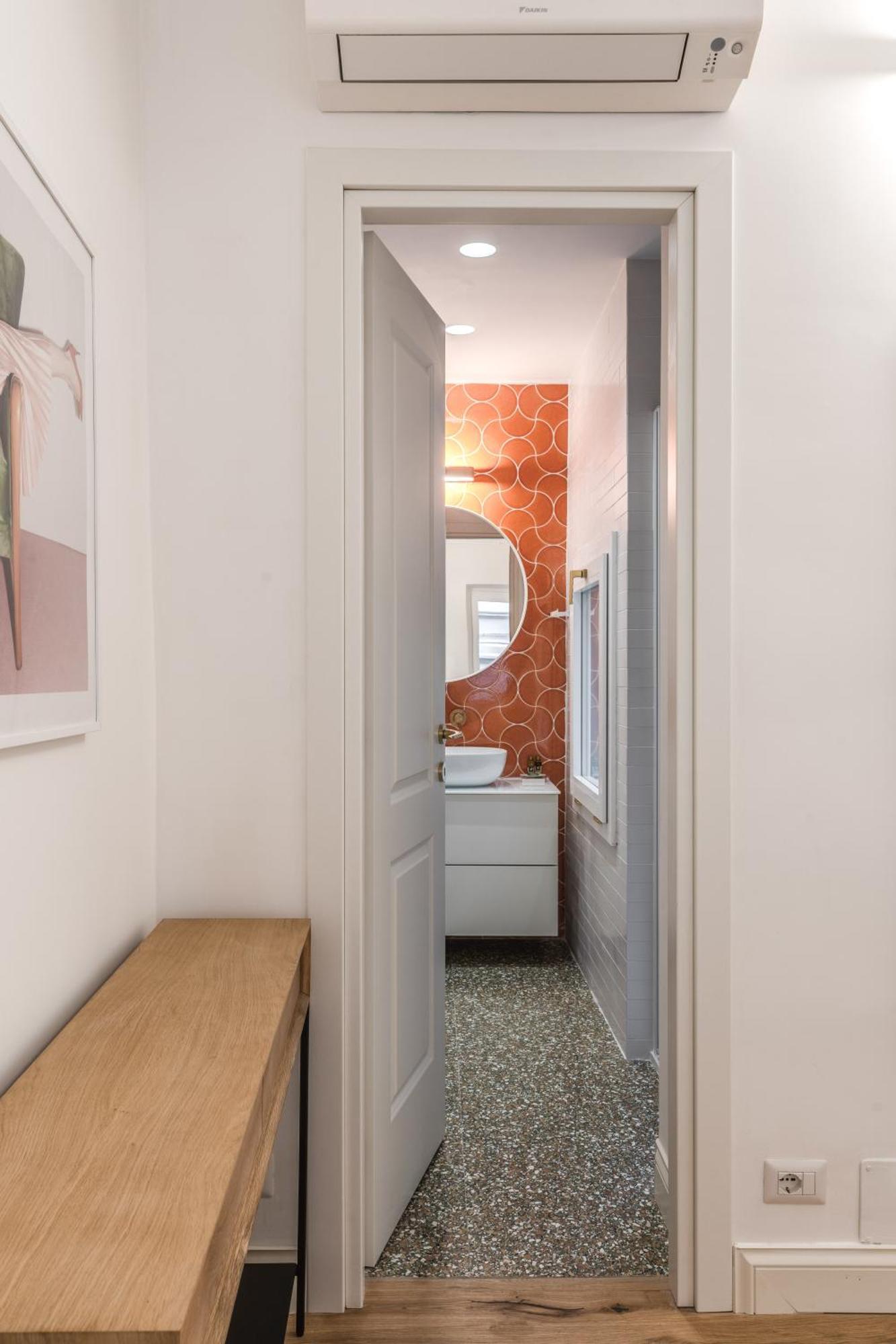 Silent 2 Bdrm Heart Of Trastevere Appartamento *